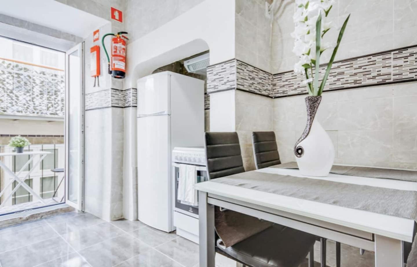 3 Bedroom Apartment In Baixa With River View Lisboa 外观 照片